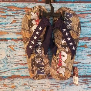 🏷NWT Men's Mossy Oak Flip Flops